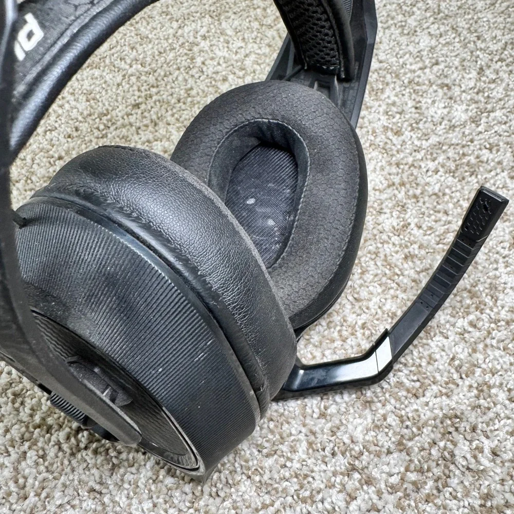 Plantronics RIG 800LX‎ Wireless Gaming Headset Only Black Noise Canceling Mic
